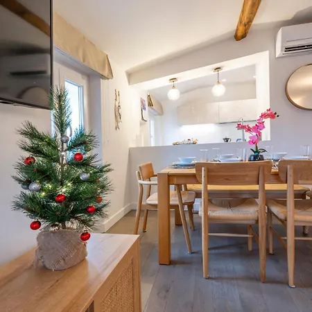 Rare 3 Bedroom 2 Bath Modern With Views In Old Center Apartmán