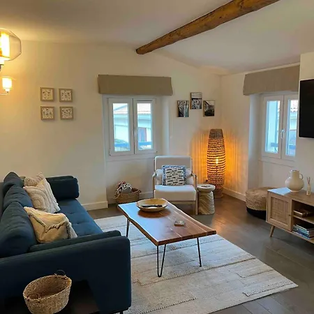 Rare 3 Bedroom 2 Bath Modern With Views In Old Center Apartman
