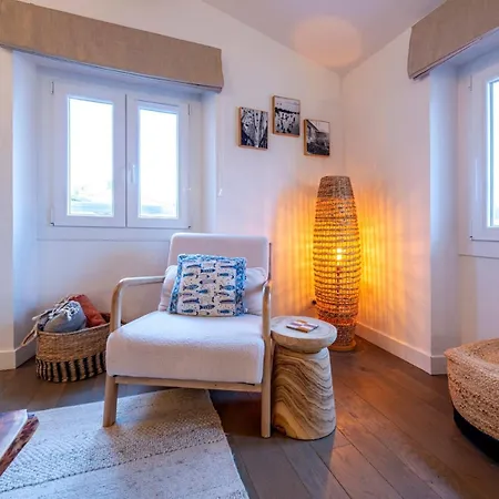 Rare 3 Bedroom 2 Bath Modern With Views In Old Center 앙티브