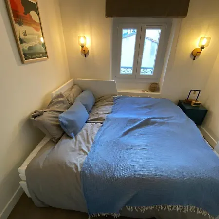 Rare 3 Bedroom 2 Bath Modern With Views In Old Center أنتيب