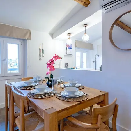 شقة Rare 3 Bedroom 2 Bath Modern With Views In Old Center أنتيب