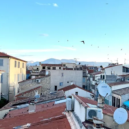 아파트 Rare 3 Bedroom 2 Bath Modern With Views In Old Center *