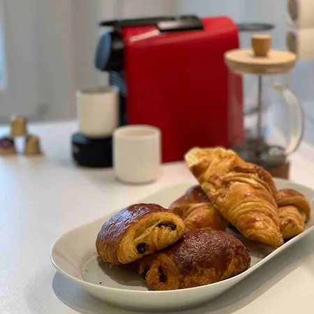아파트 Rare 3 Bedroom 2 Bath Modern With Views In Old Center 앙티브